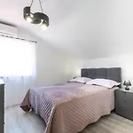 Anny * Mokošica